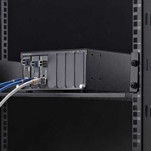 StarTech.com 7-Slot Unmanaged Media Converter Chassis for MCM Media Converter Series, Full Power Isolation, Active Cooling, 10in Rackmount, TAA Compliant