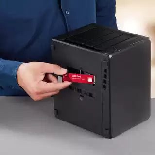 Western Digital WDS400T1R0C internal solid state drive 4 TB M.2 PCI Express NVMe