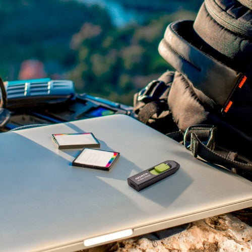 ADATA UC300 USB flash drive 256 GB USB Type-C 3.2 Gen 1 (3.1 Gen 1) Black, Green