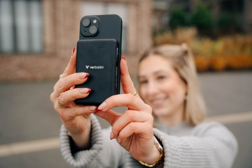 Verbatim Charge 'n' Go Essentials Magnetic Wireless Power Bank 5000 mAh Black