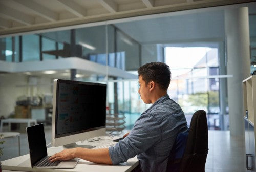 3M Privacy Filter for 24.5in Full Screen Monitor with COMPLY™ Magnetic Attach, 16:9, PF245W9EM