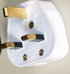 Microconnect PLUG13-UK wire connector