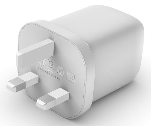 Belkin BOOST CHARGE PRO Universal White AC Fast charging Indoor