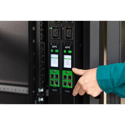 APC Easy PDU Switched ZeroU 16A 230V (20)C13 (4)C19 IEC309