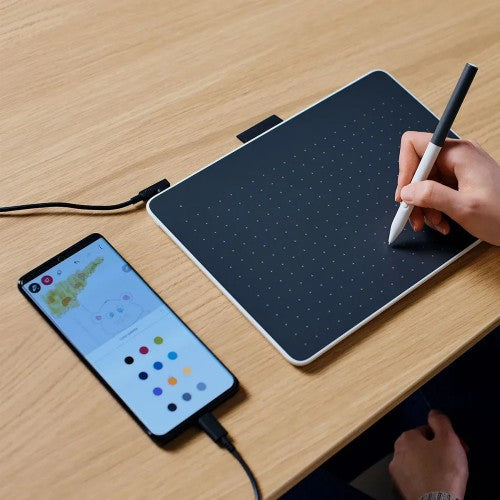 Wacom Intuos One Medium graphic tablet Grey, White 216 x 135 mm USB/Bluetooth