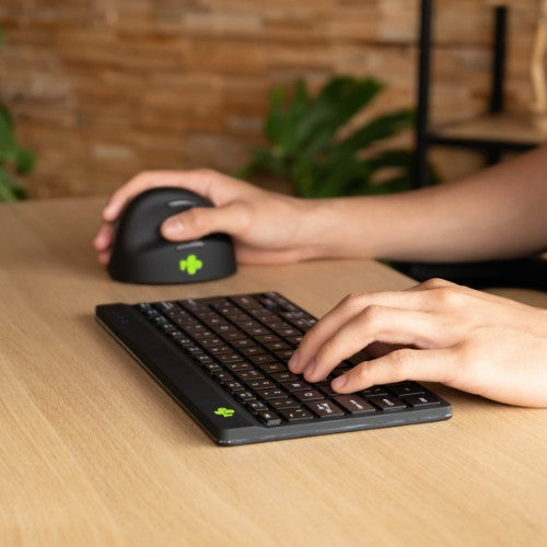 R-Go Tools Ergonomic keyboard R-Go Compact Break, compact keyboard with break software, QWERTY (ES), Bluetooth, black