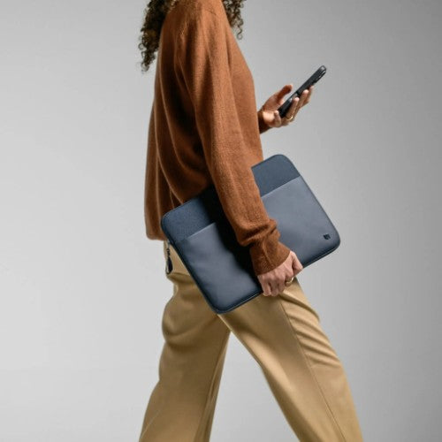 Incase A.R.C. Sleeve for With ReSpun 100% Recycled Polyester for 16-inch Laptop (M1-M4, 2021-2024)