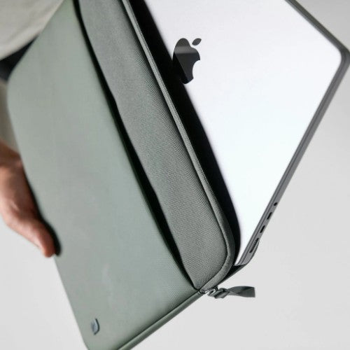 Incase A.R.C. Sleeve for With ReSpun 100% Recycled Polyester for 16-inch Laptop (M1-M4, 2021-2024)