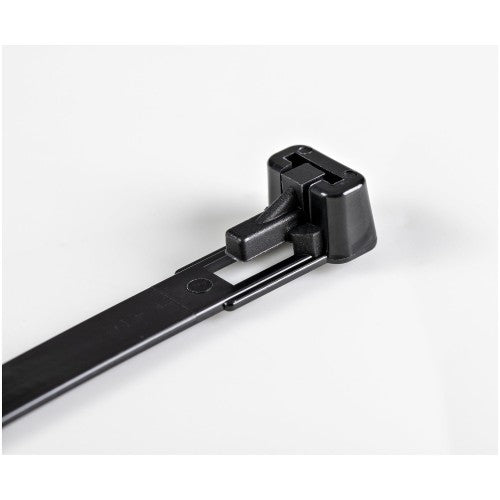 StarTech.com 8"(20cm) Reusable Cable Ties - 1/4"(7mm) wide, 1-7/8"(50mm) Bundle Dia. 50lb(22kg) Tensile Strength, Releasable Nylon Ties, Indoor/Outdoor, 94V-2/UL Listed, 100 Pack - Black
